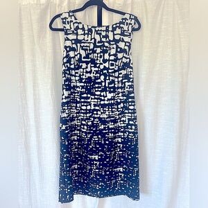 Classic size 10 dress that be worn most seasons.
